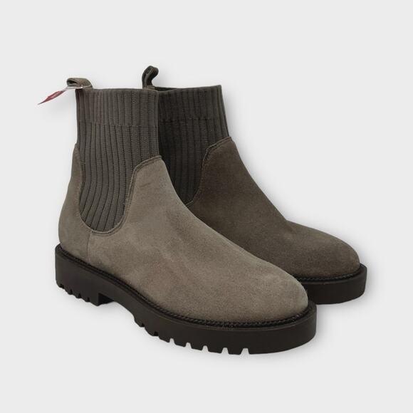 Blondo Hallie Waterproof Suede Lug Sole Booties in Dark Taupe Suede Size 7 - Picture 1 of 12